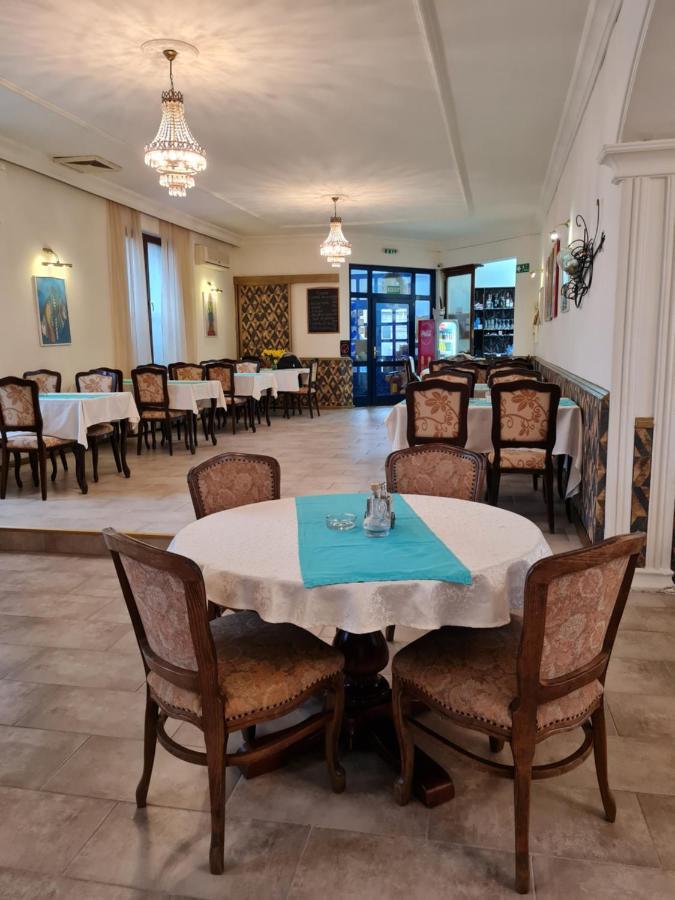 Ugostiteljski Objekat Karibo Hotell Sombor Eksteriør bilde